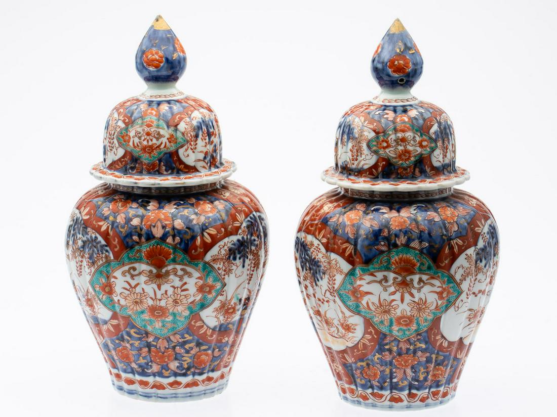 Pair of Japanese Imari Lidded Urns (1 of 13)