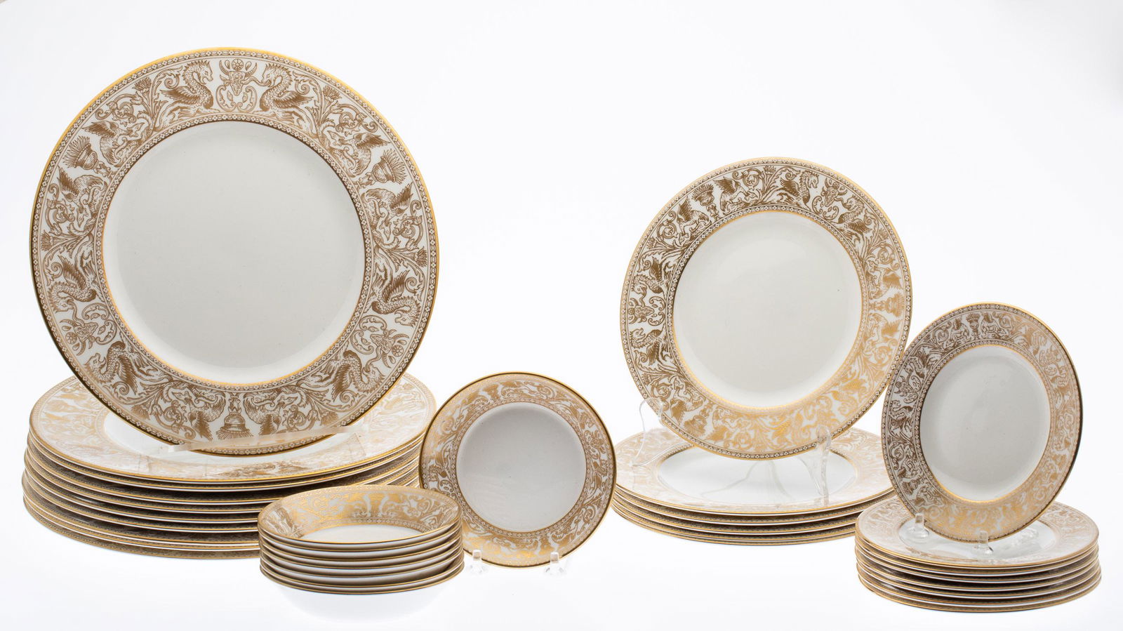 Wedgwood Gold Florentine Dinner Set, 32 pcs. (1 of 7)