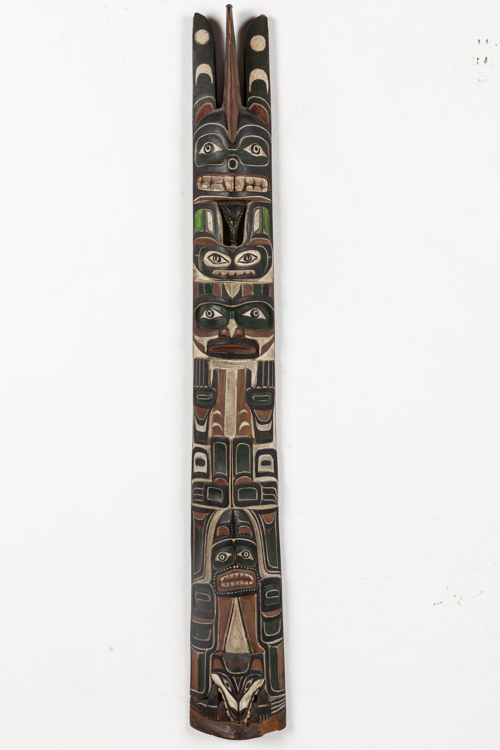 Manota Kwakwaka Wakw Totem, c. 1910 (1 of 11)