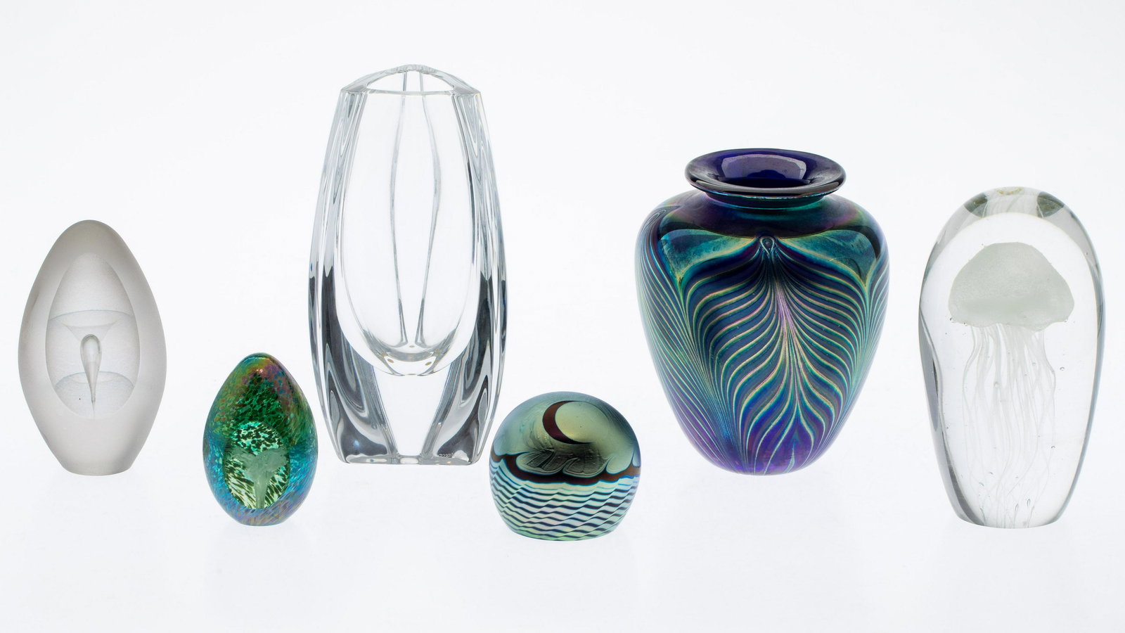 4 Paperweights & 2 Glass Vases Including Baccarat (1 of 17)