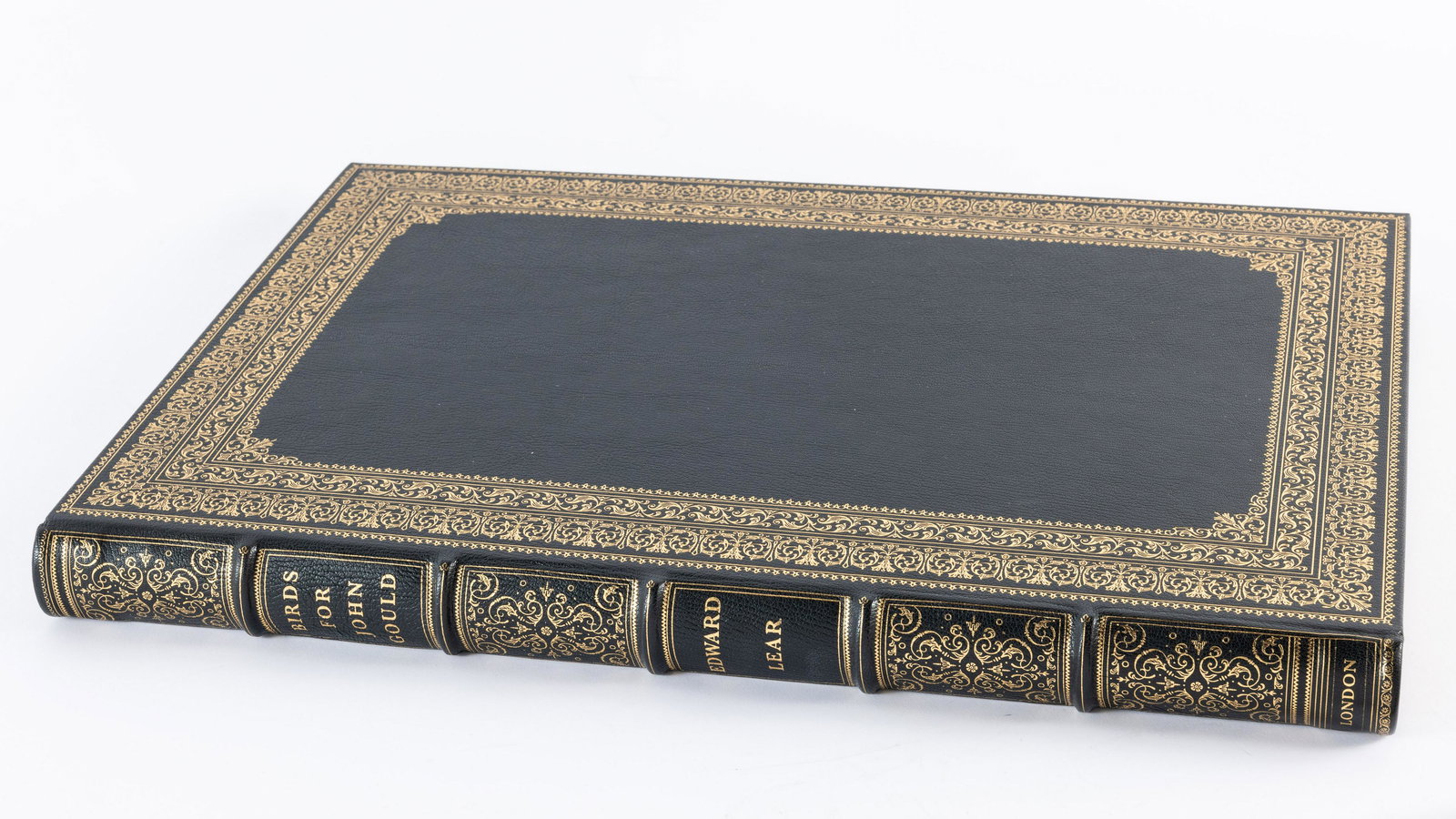 Illus of Birds Drawn for John Gould by Edward Lear: Property of a Okatie, SC Estate Description: Illustrations of Birds Drawn for John Gould by Edward Lear, The Folio Society , Collected and Introduced by David Attenborough, published by the Folio