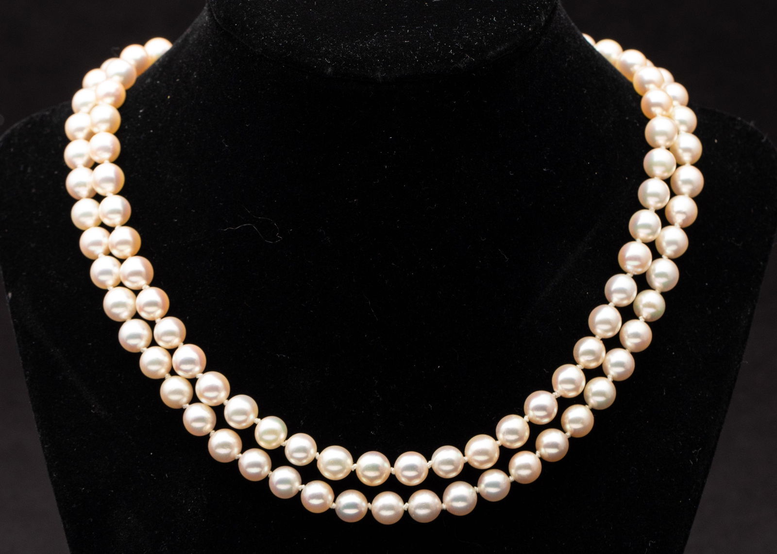 32 in. Pearl Necklace (1 of 4)