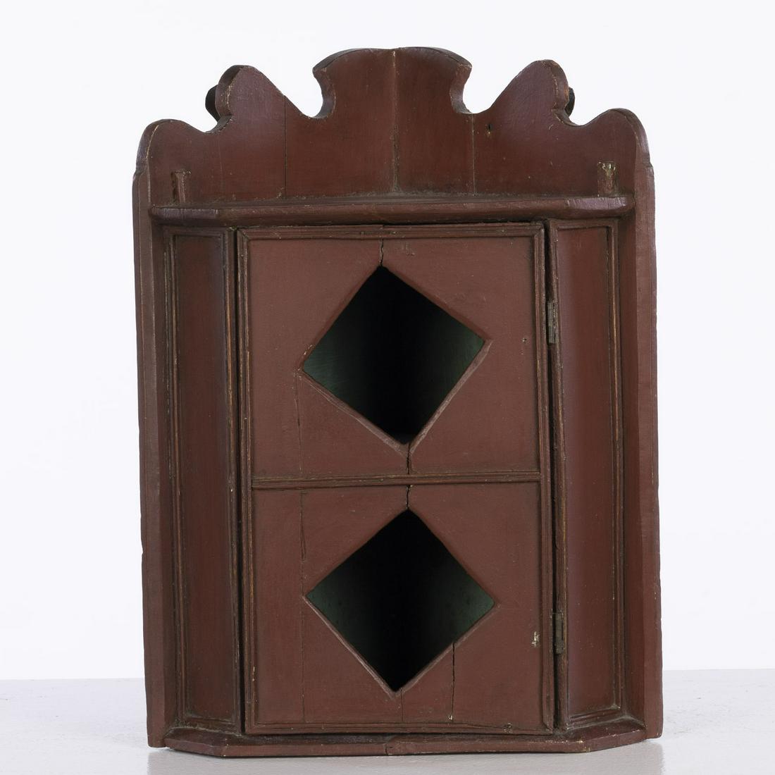 American Miniature Painted Hanging Corner Cabinet (1 of 10)