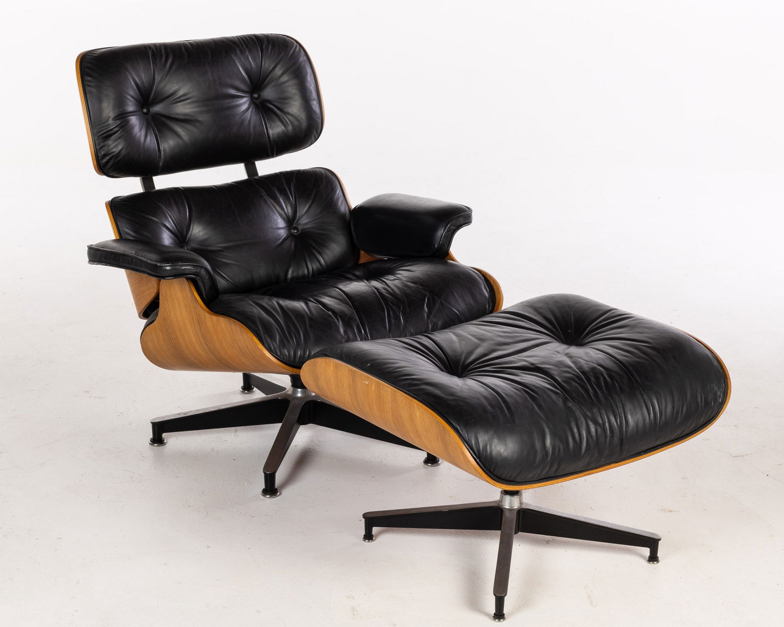 Herman Miller Eames Chair and Ottoman (1 of 15)