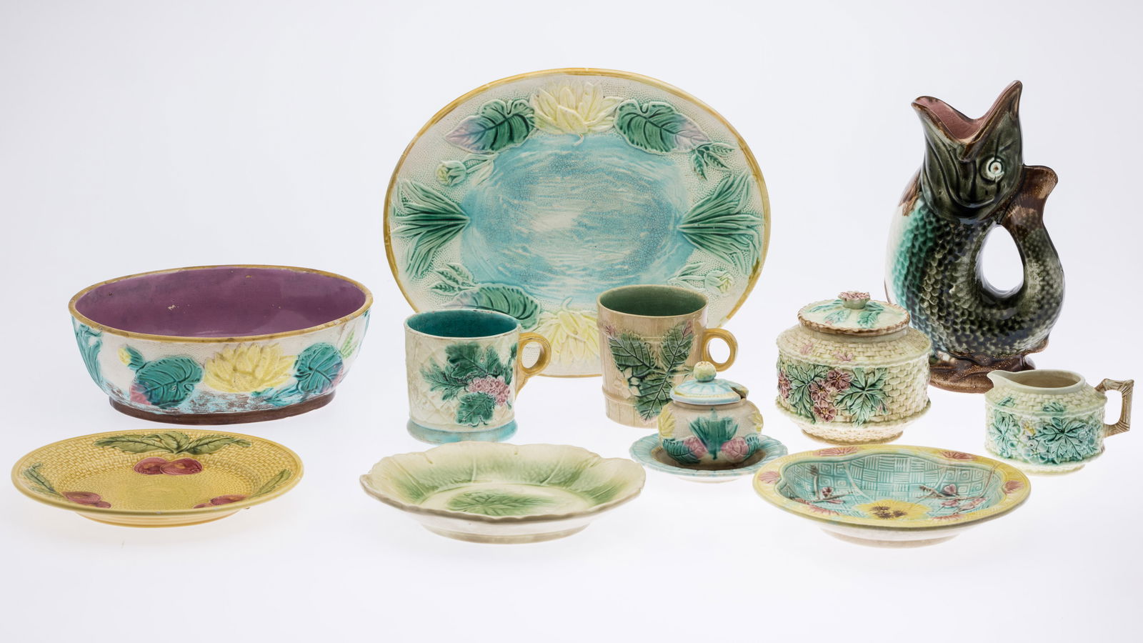 11 Pieces of Majolica (1 of 14)