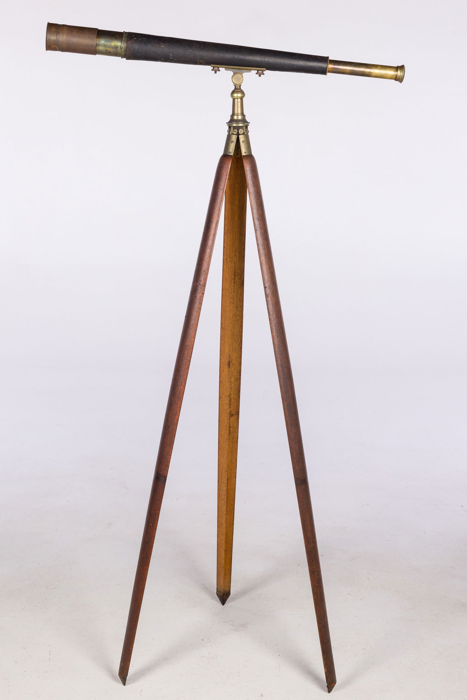 Victorian Brass Telescope on Stand (1 of 6)