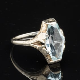 White Gold and Aquamarine Ring