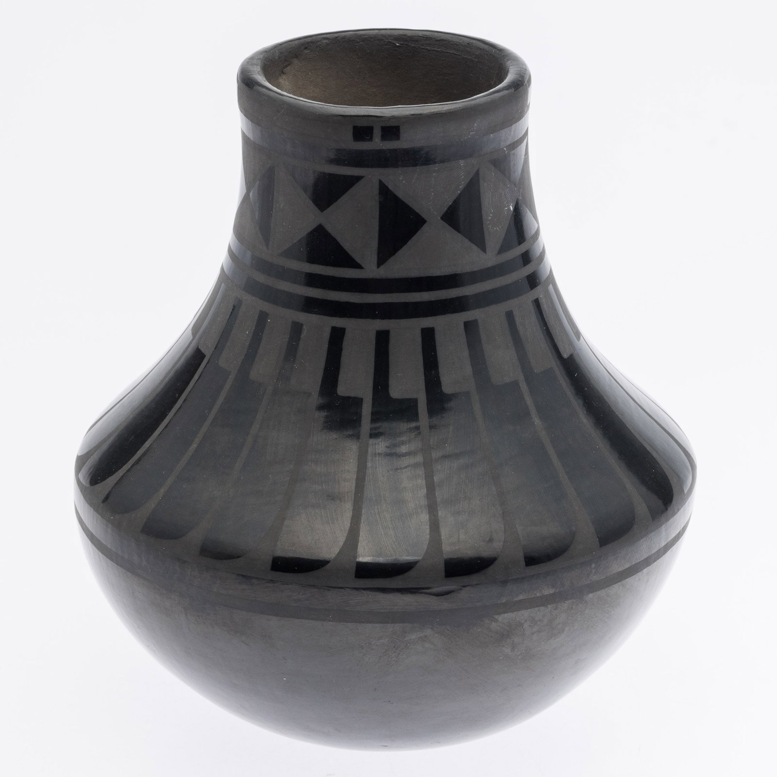 Blue Corn (Pueblo, 1921-1999), Pueblo, Black Pot (1 of 10)