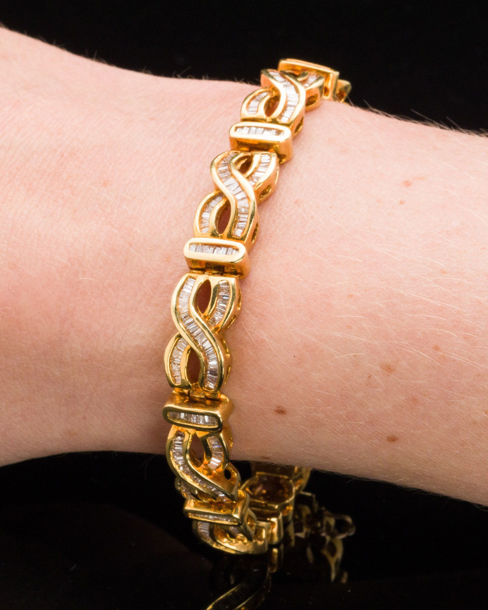 18K Gold and Diamond Link Bracelet (1 of 8)