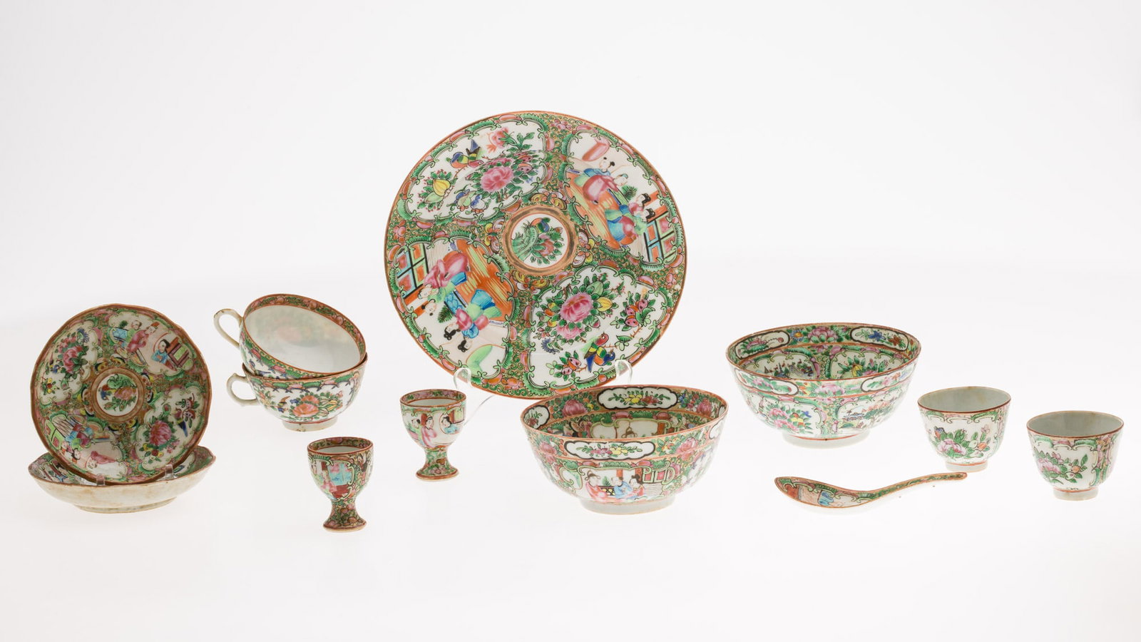 12 Pieces of Chinese Famille Rose Porcelain (1 of 15)
