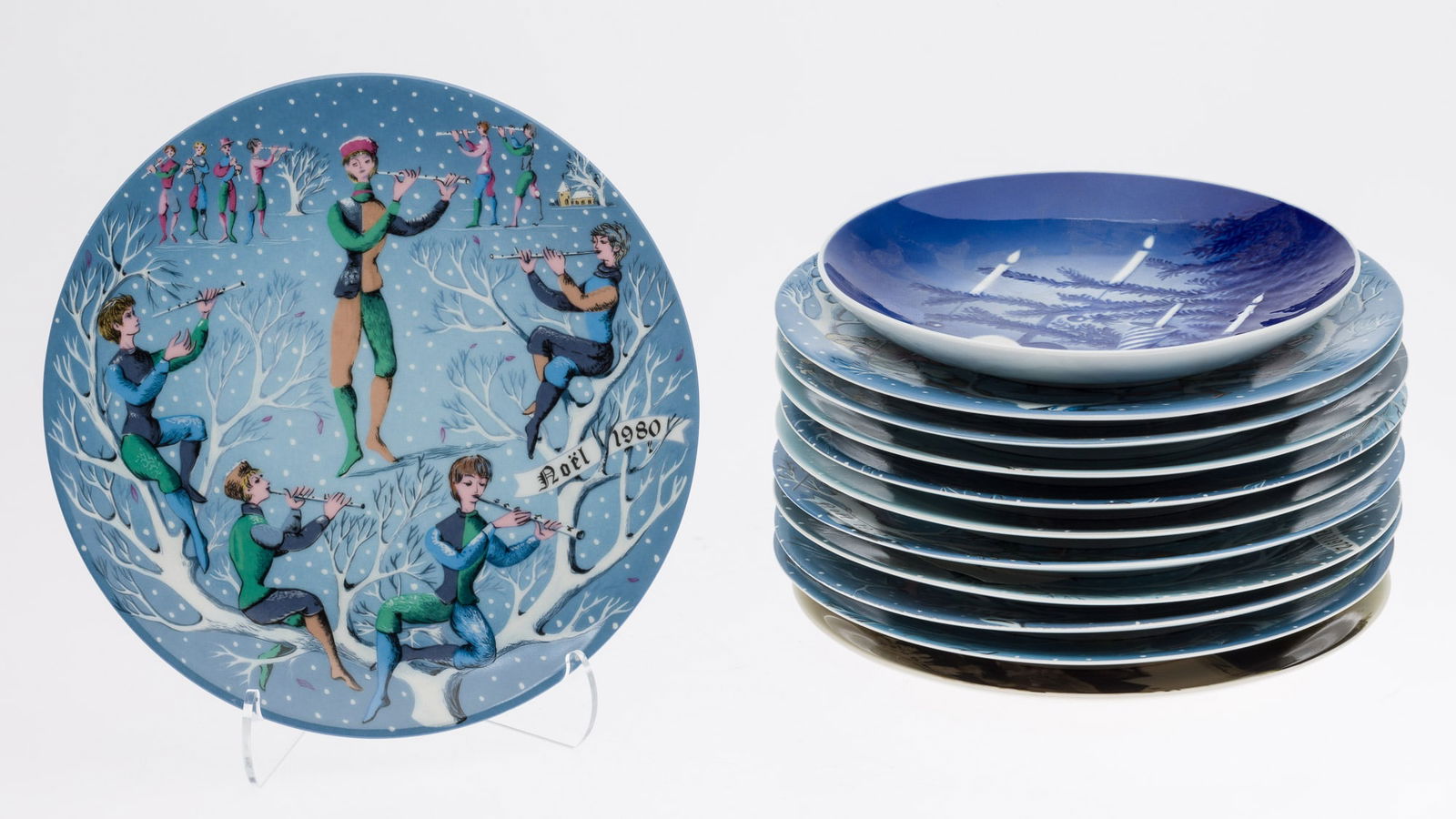 Group of 12 Christmas Plates, Including Haviland (1 of 16)