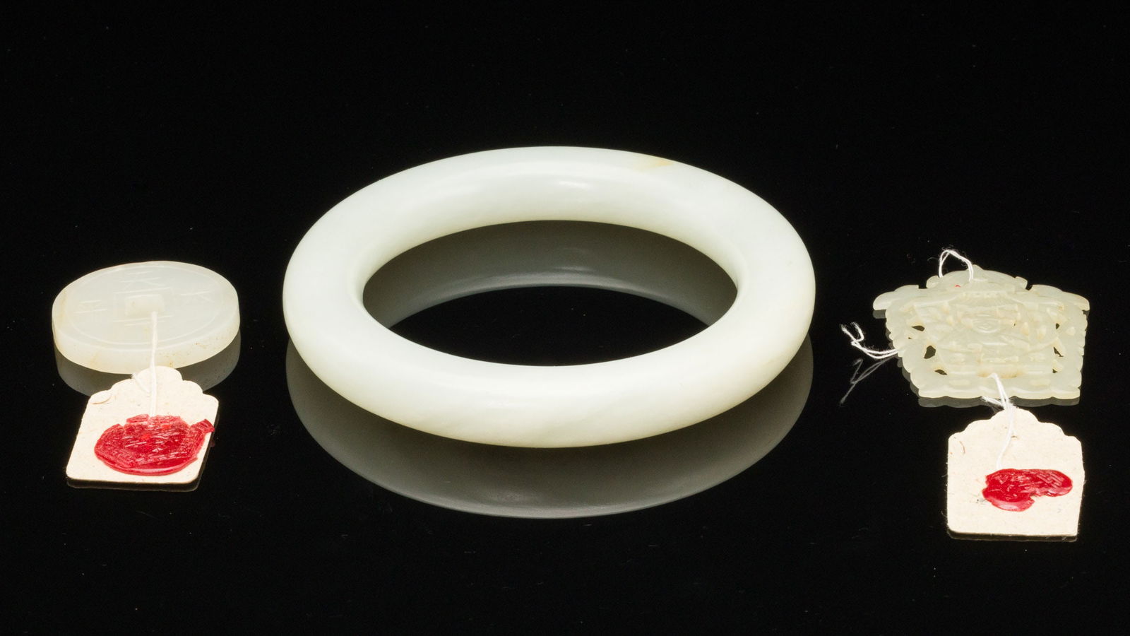 Chinese white Jade Bracelet, and Two Jade Carvings (1 of 11)