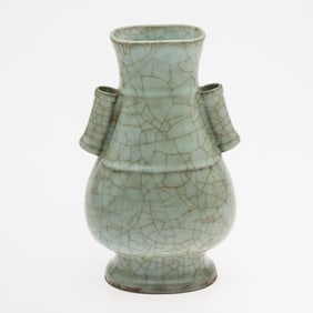 Chinese Ge-Ware Vase