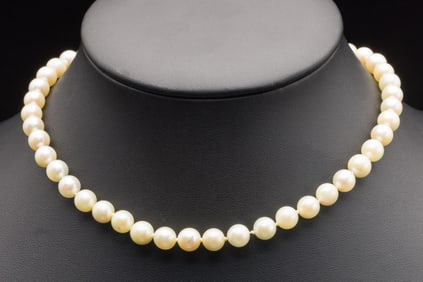 15 in. Pearl Necklace with 14K and Diamond Clasp
