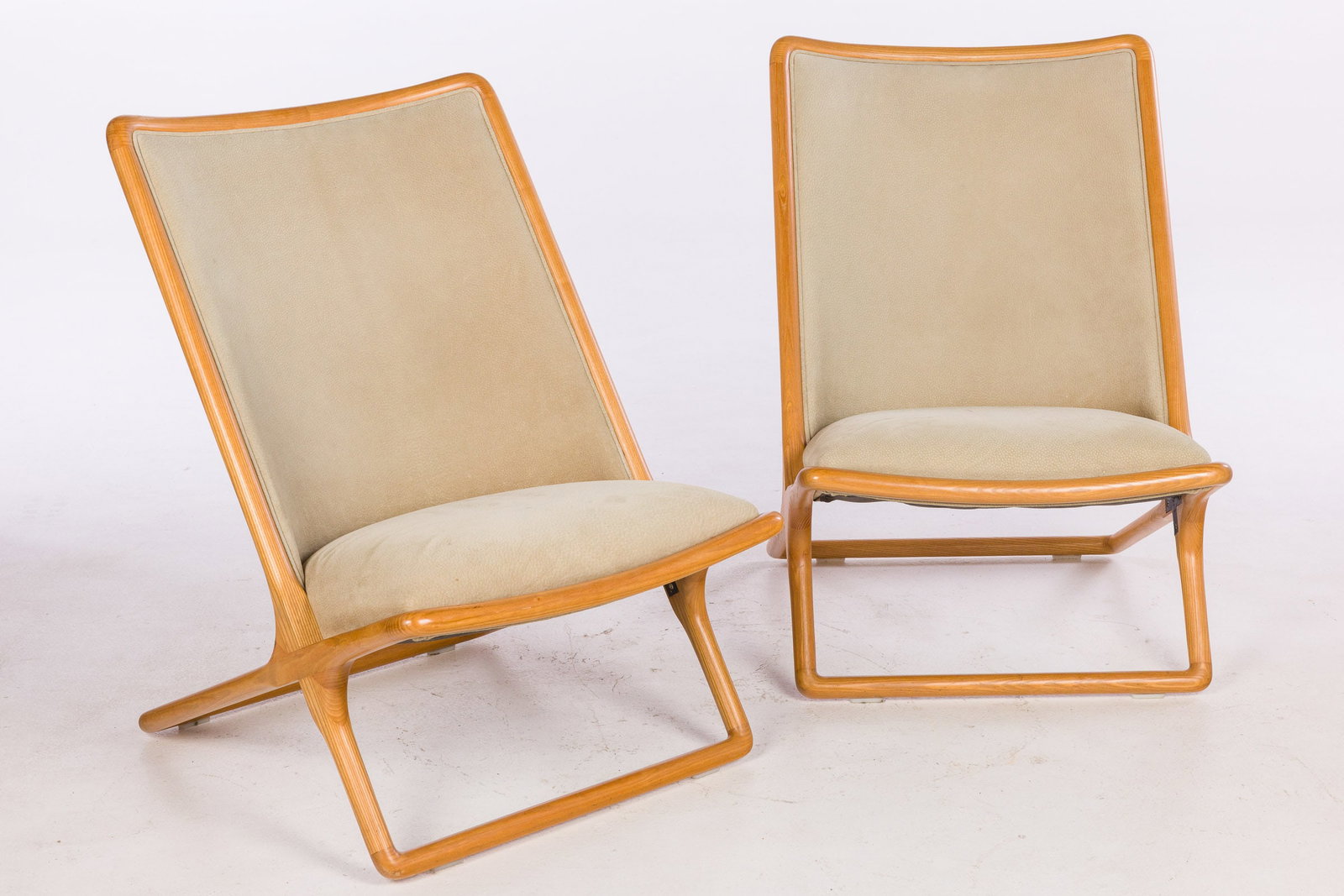 Pair of Ward Bennett for Brickel Scissor chairs (1 of 12)