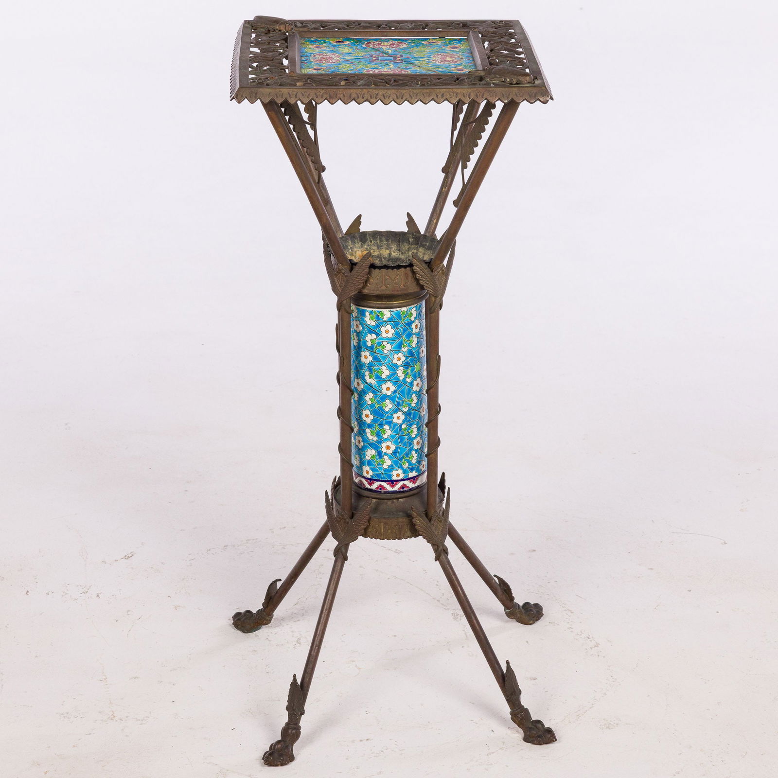 Bradley Hubbard Aesthetic Movement Brass  Fern Table (1 of 14)