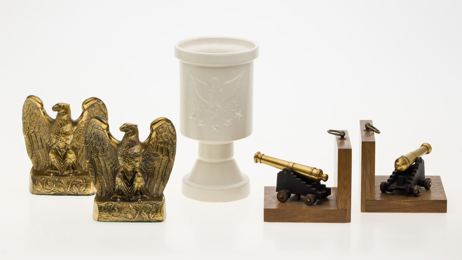 Two Pairs of Bookends and a Ceramic Eagle Planter (1 of 13)