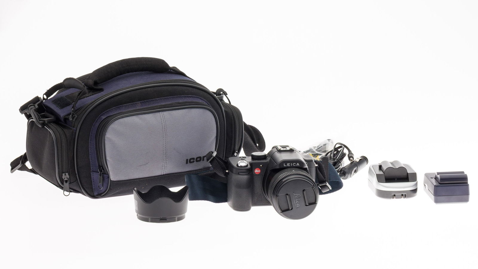 Leica V-Lux 1 Digital Camera (1 of 8)