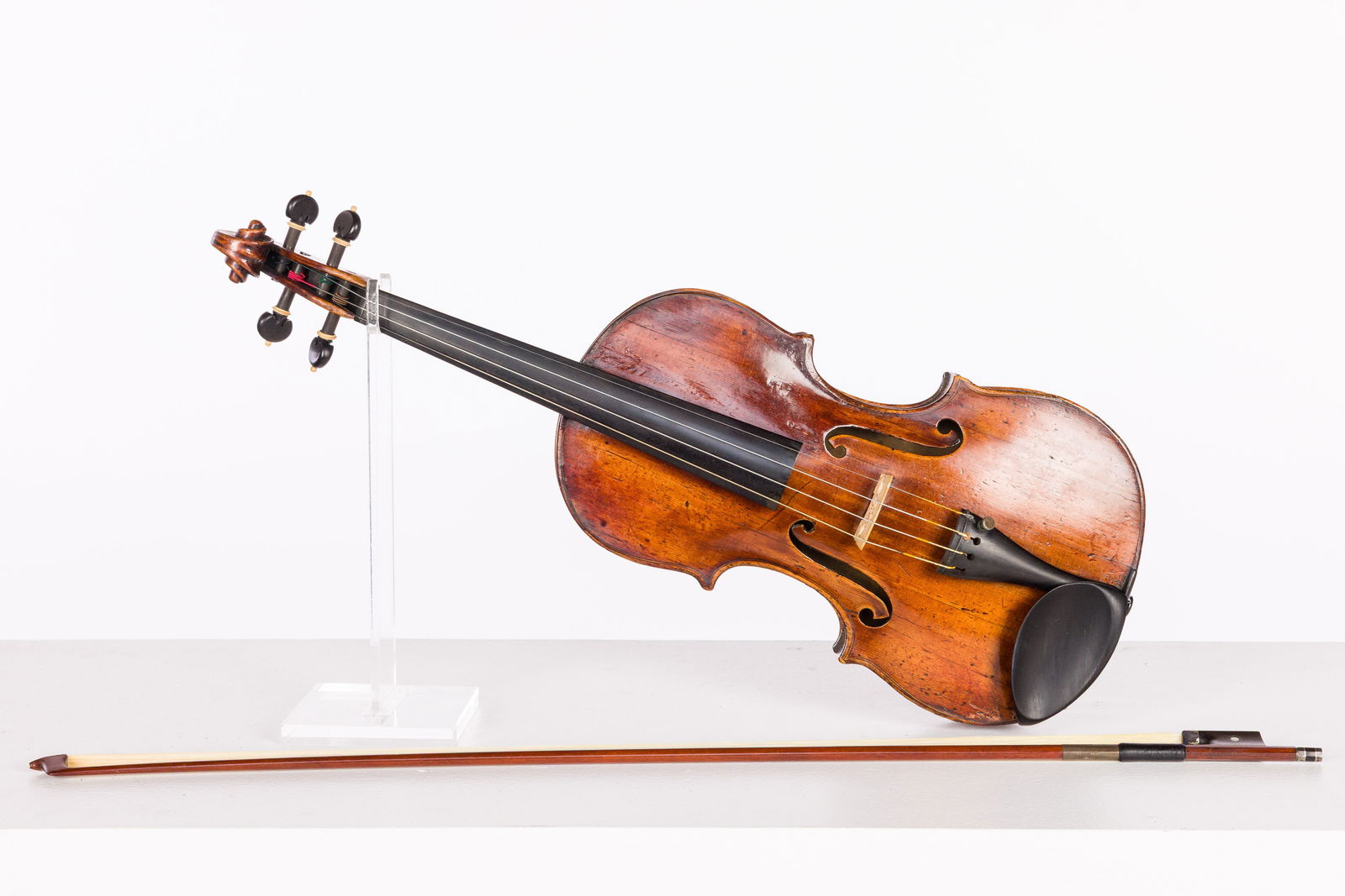 Violin with Case and Lothar Seifert Bow (1 of 20)