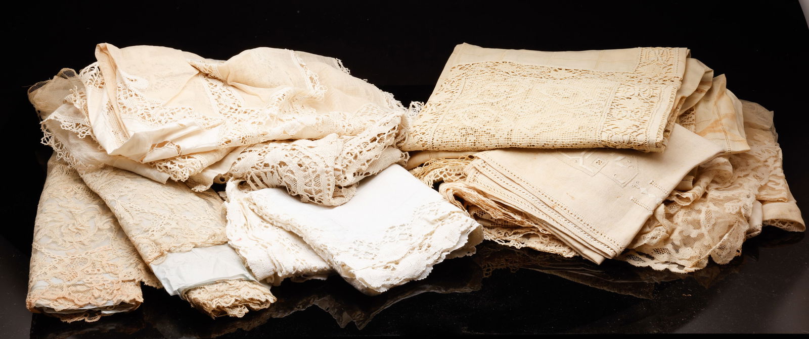 Group of Misc. Vintage Table Linens (1 of 10)