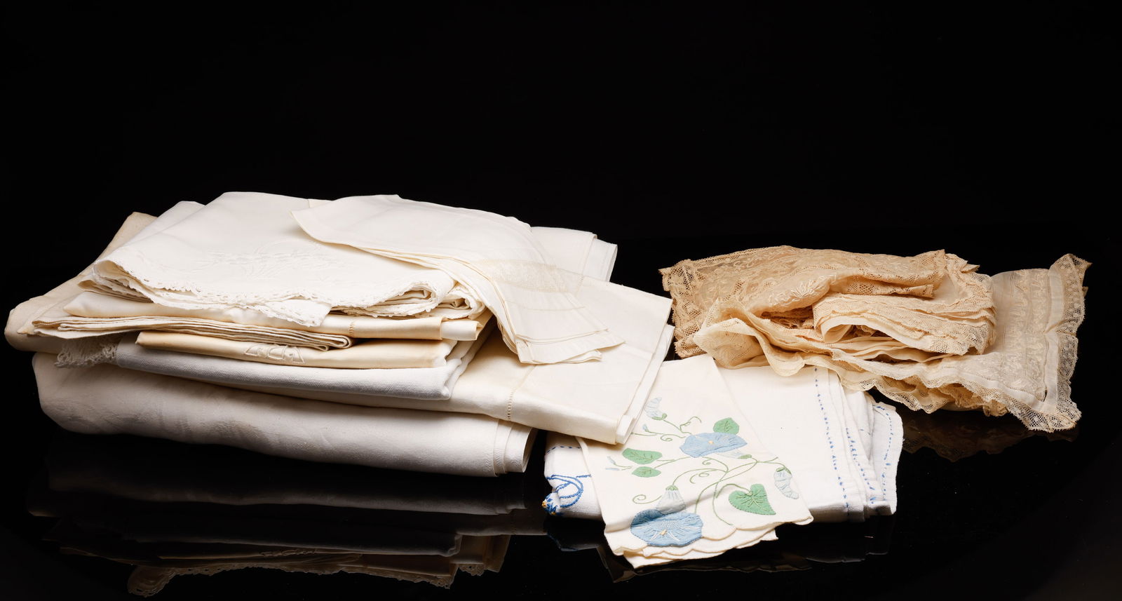 Misc. Vintage Lace and Table Linens, 17 pcs. (1 of 8)