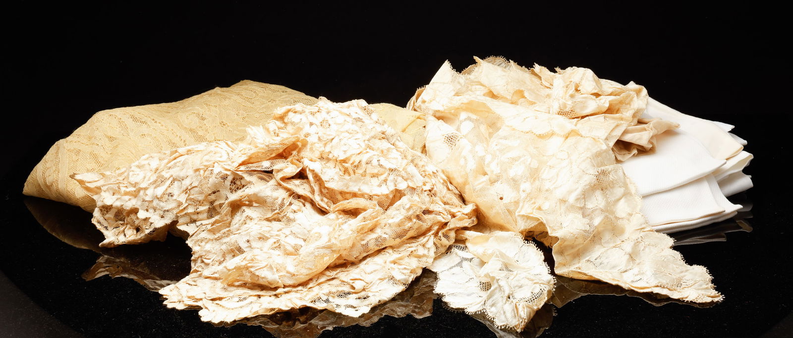 Misc. Vintage Lace Articles and Linens, 20 pcs. (1 of 8)