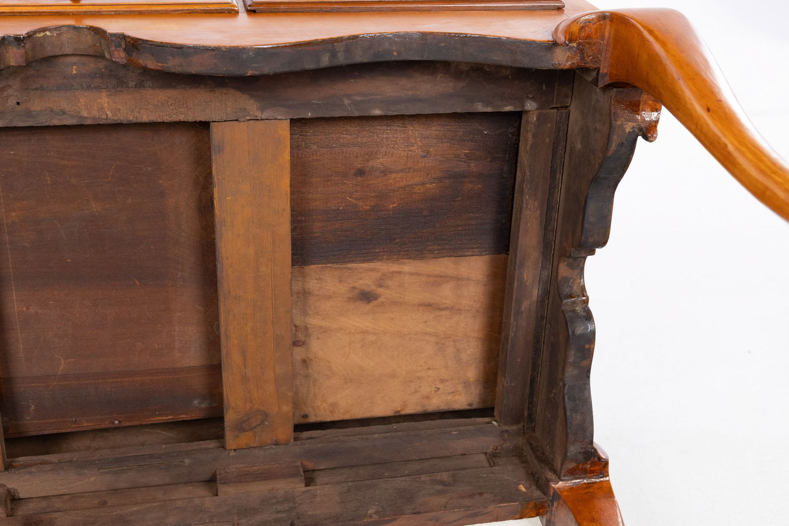 Queen Anne Maple Lowboy - 12