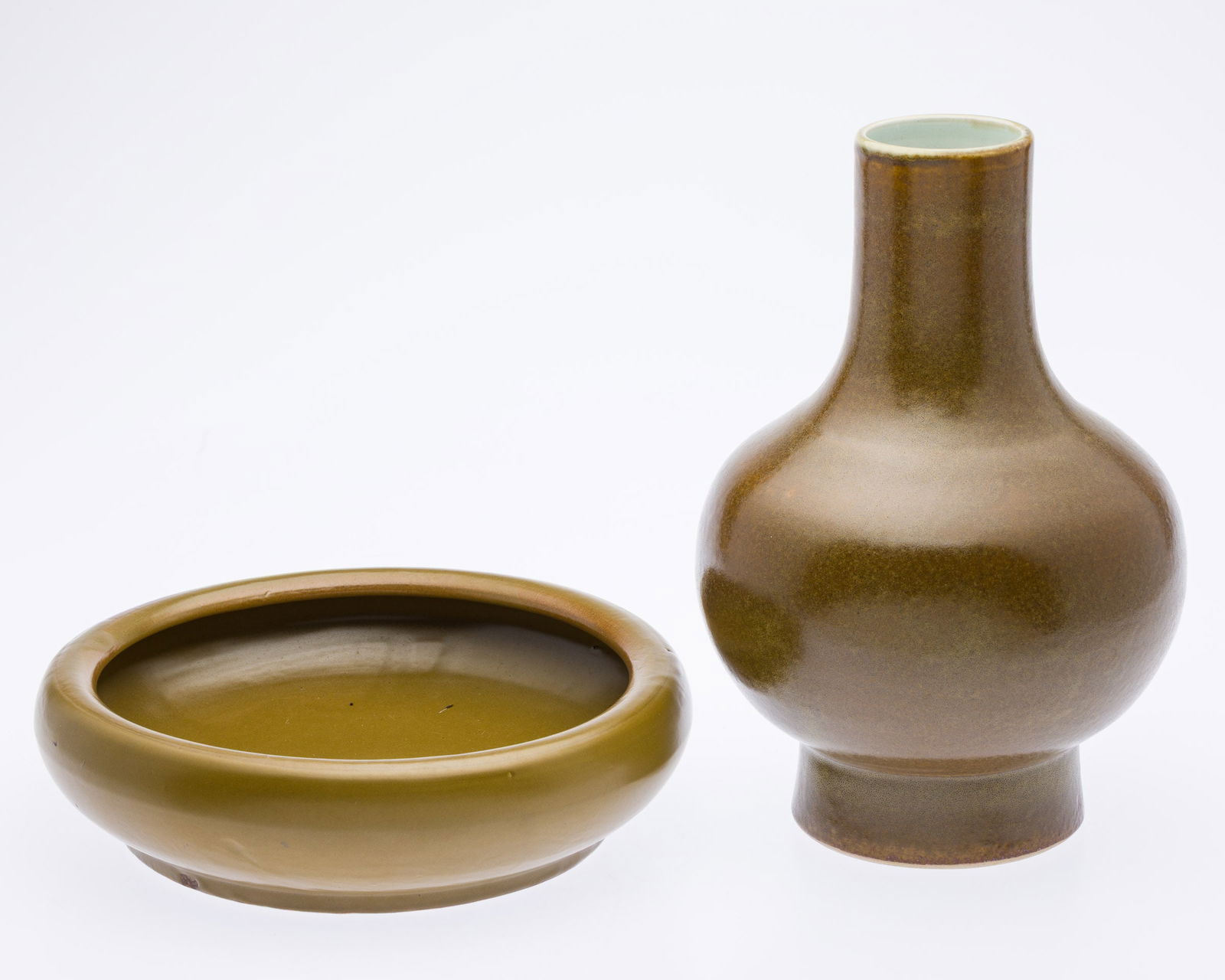 Chinese Green Glazed Ceramic Vase and a Censere (1 of 14)