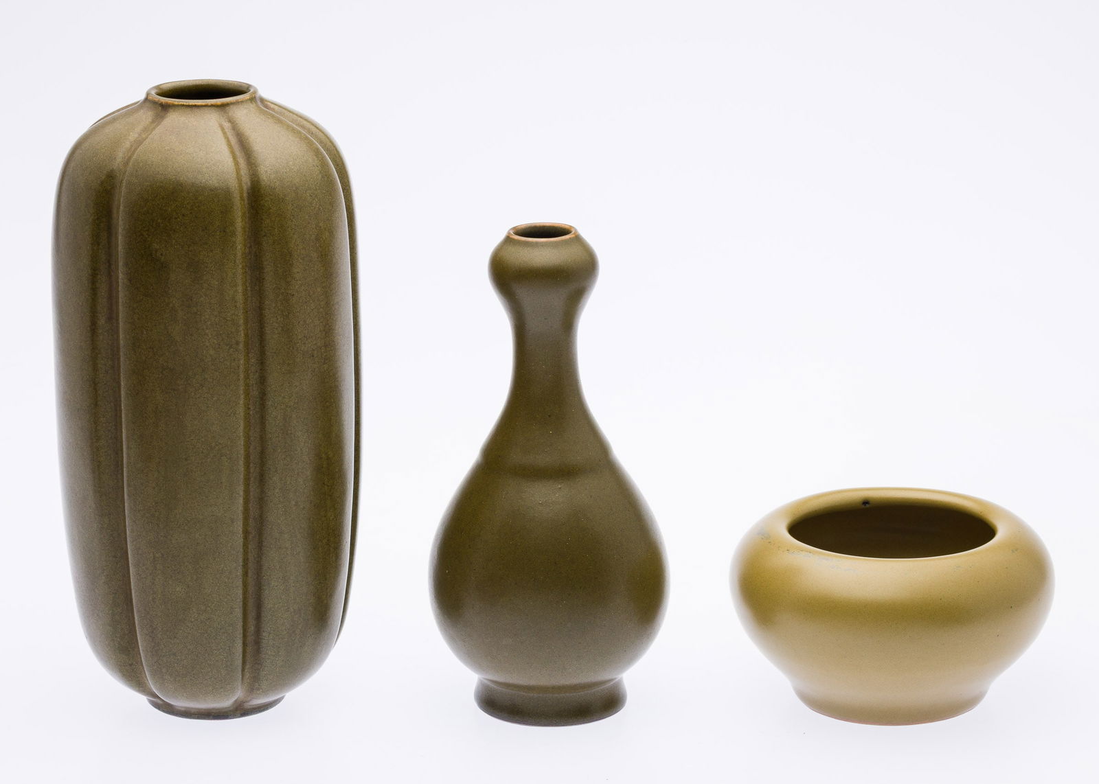 Three Chinese Olive Green Glazed Vases (1 of 14)