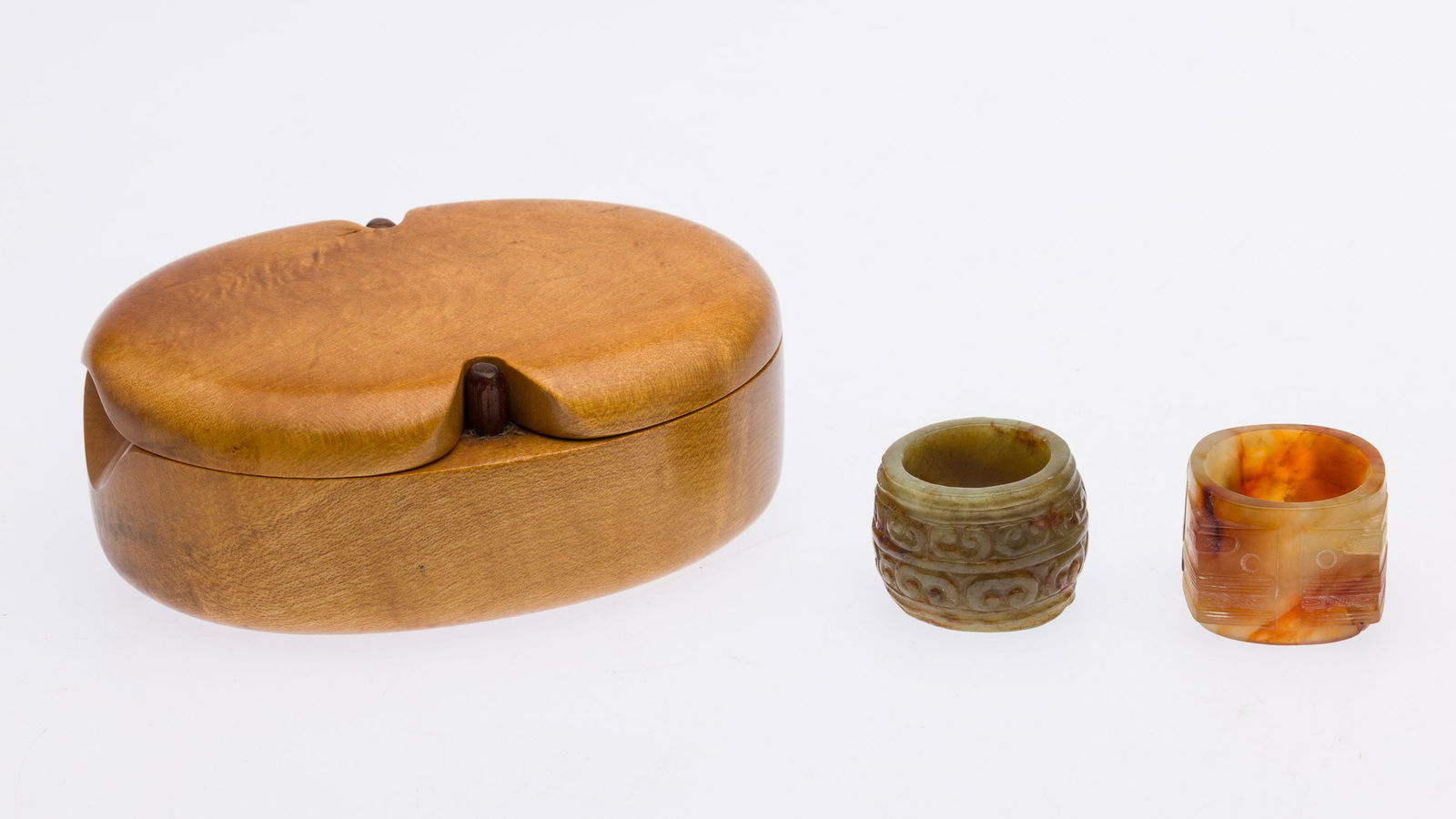 Two Chinese Archers Rings in a Wood Box (1 of 8)