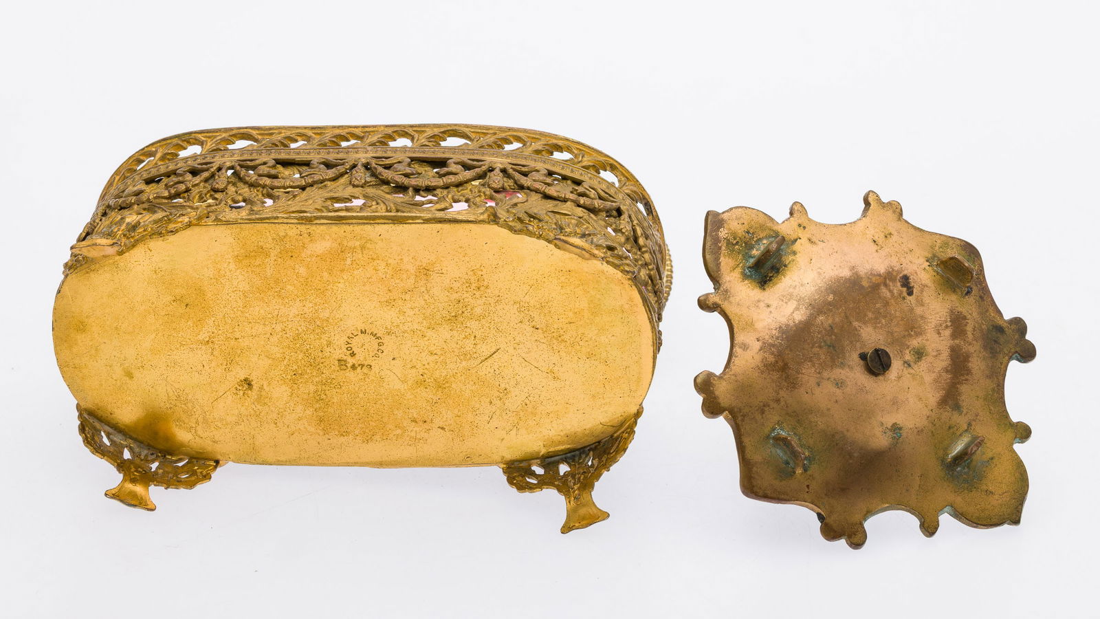 4 French Table Articles - 12