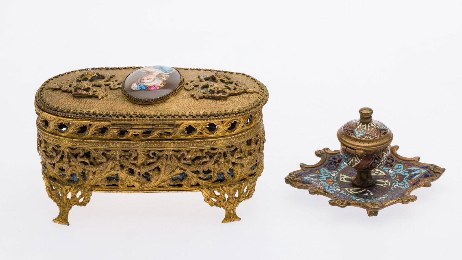 4 French Table Articles - 9