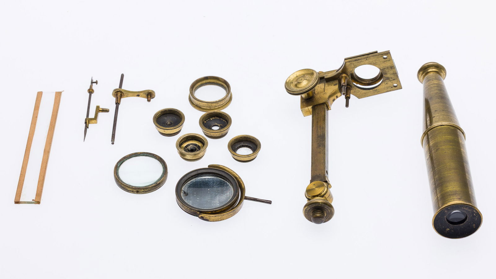 Gould-Type Simple Microscope, Unsigned, C. 1840 - 3