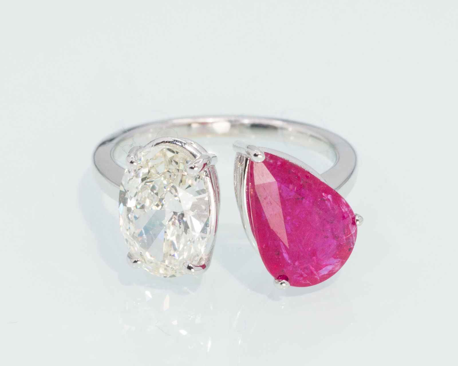 Diamond and Ruby 18K Gold Ring (1 of 6)