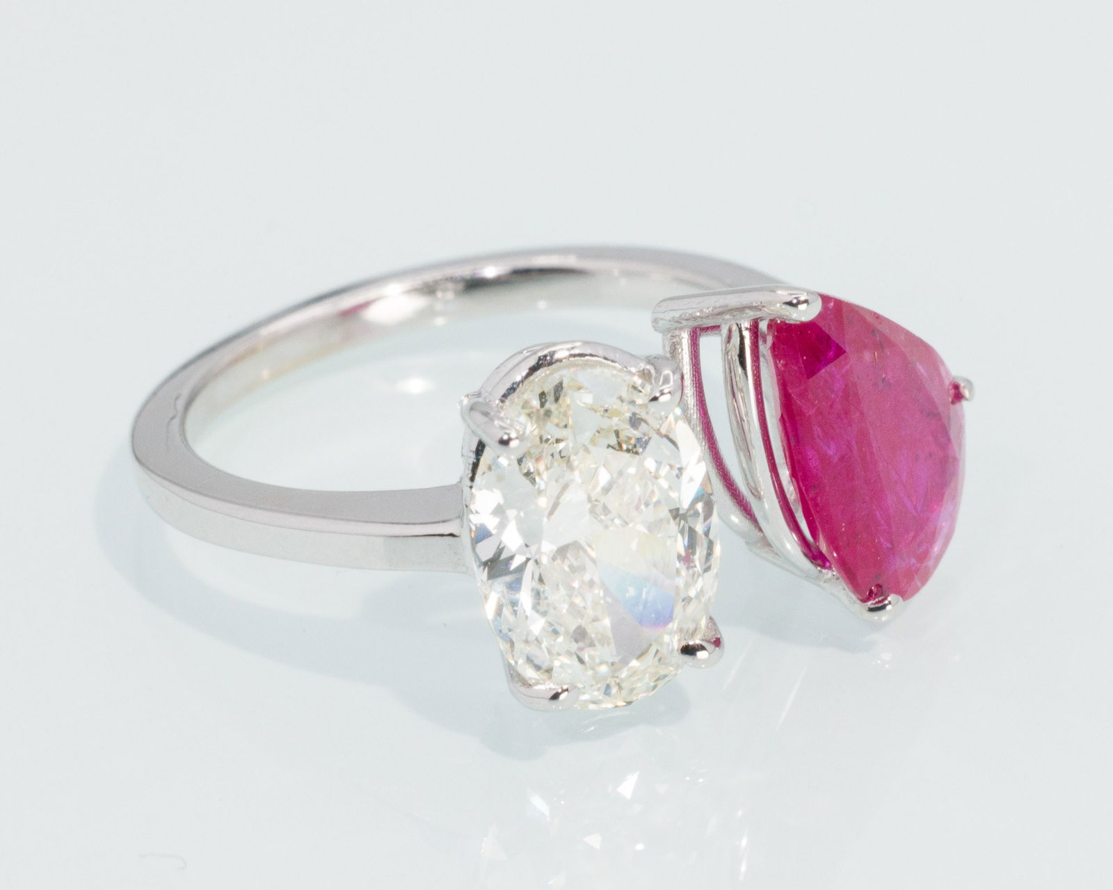 Diamond and Ruby 18K Gold Ring - 3