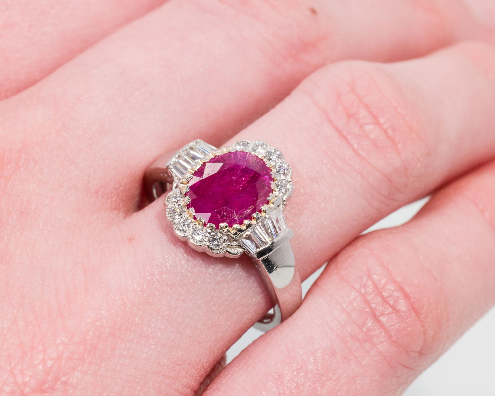 Vietnamese Ruby, Diamond and Platinum Ring - 2