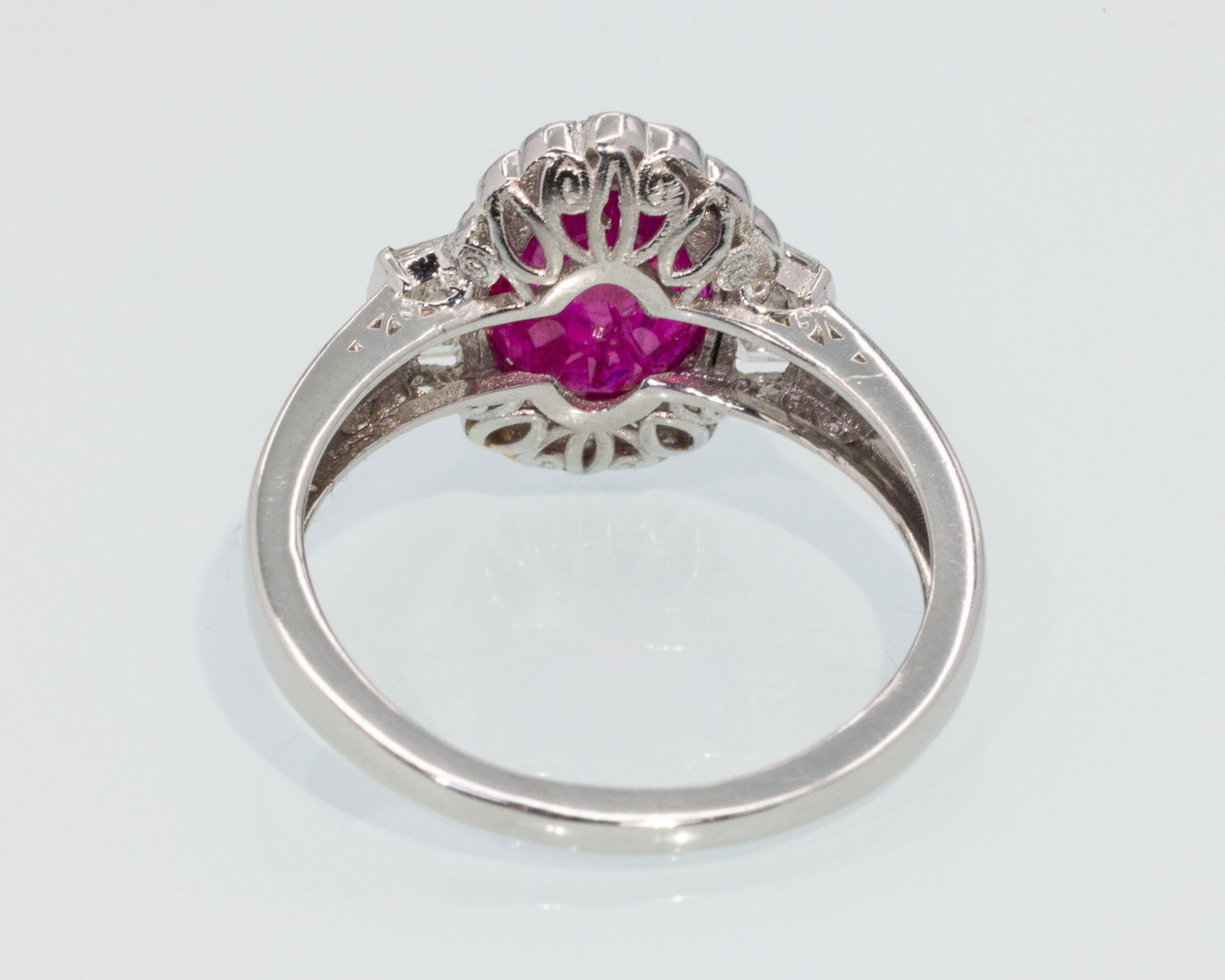 Vietnamese Ruby, Diamond and Platinum Ring - 5