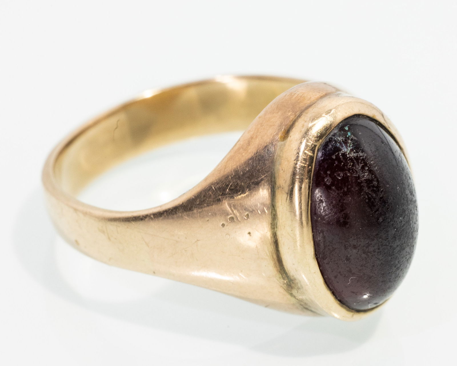 14K Gentlemen's Ring with Garnet Cabochon (1 of 6)