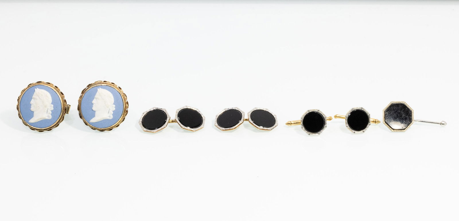 14K Gold Onyx Men's Dress Set & Wedgewood Cufflinks: Property from a Private Collection, Jacksonville, FLDescription: 14K Gold Onyx Men's Dress Set and Wedgewood Cufflinks, comprising a 14K yellow and white gold and onyx men's dress set with pair of