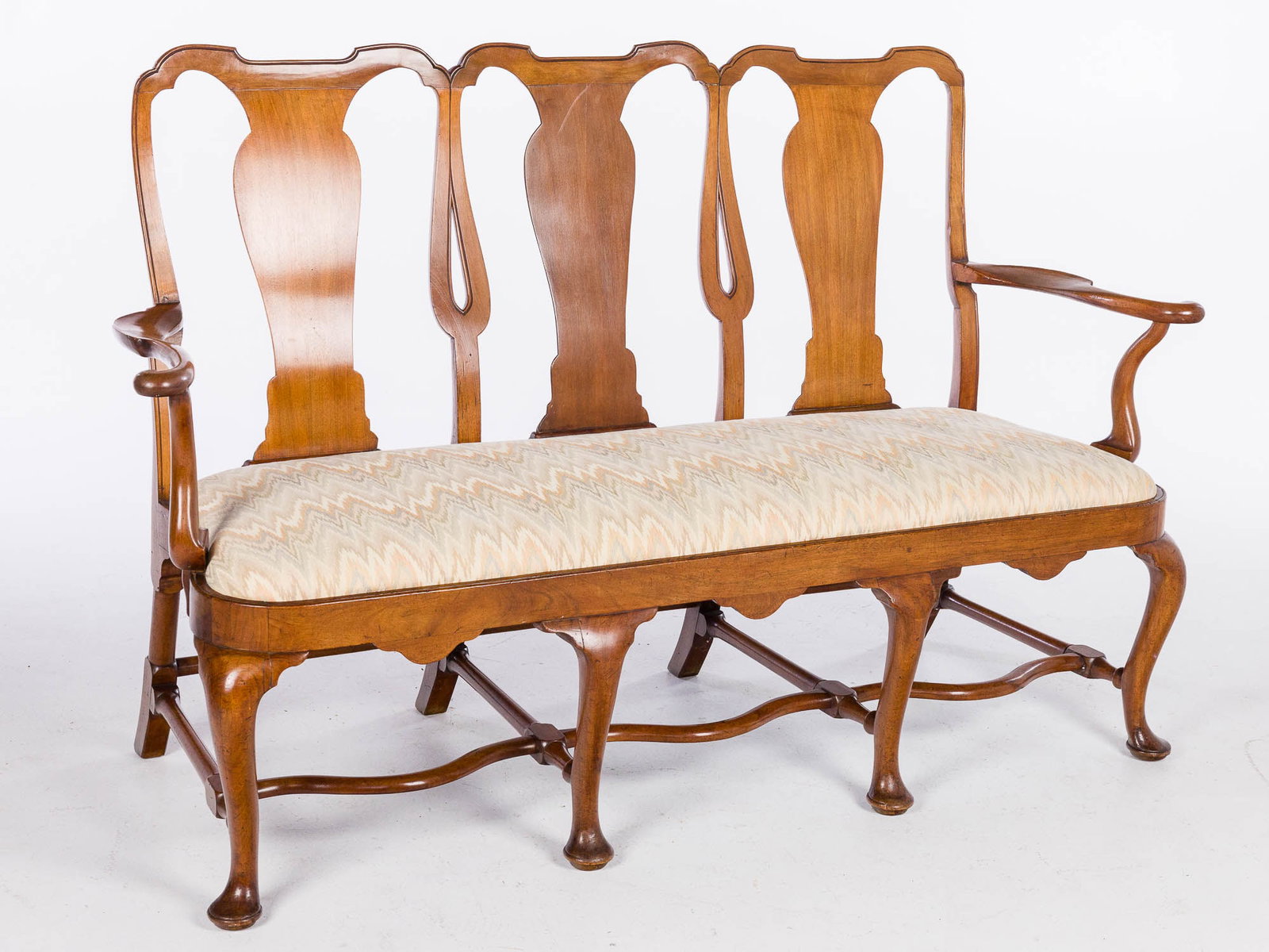 Queen Anne Walnut Triple Chairback Settee, 18th C (1 of 14)