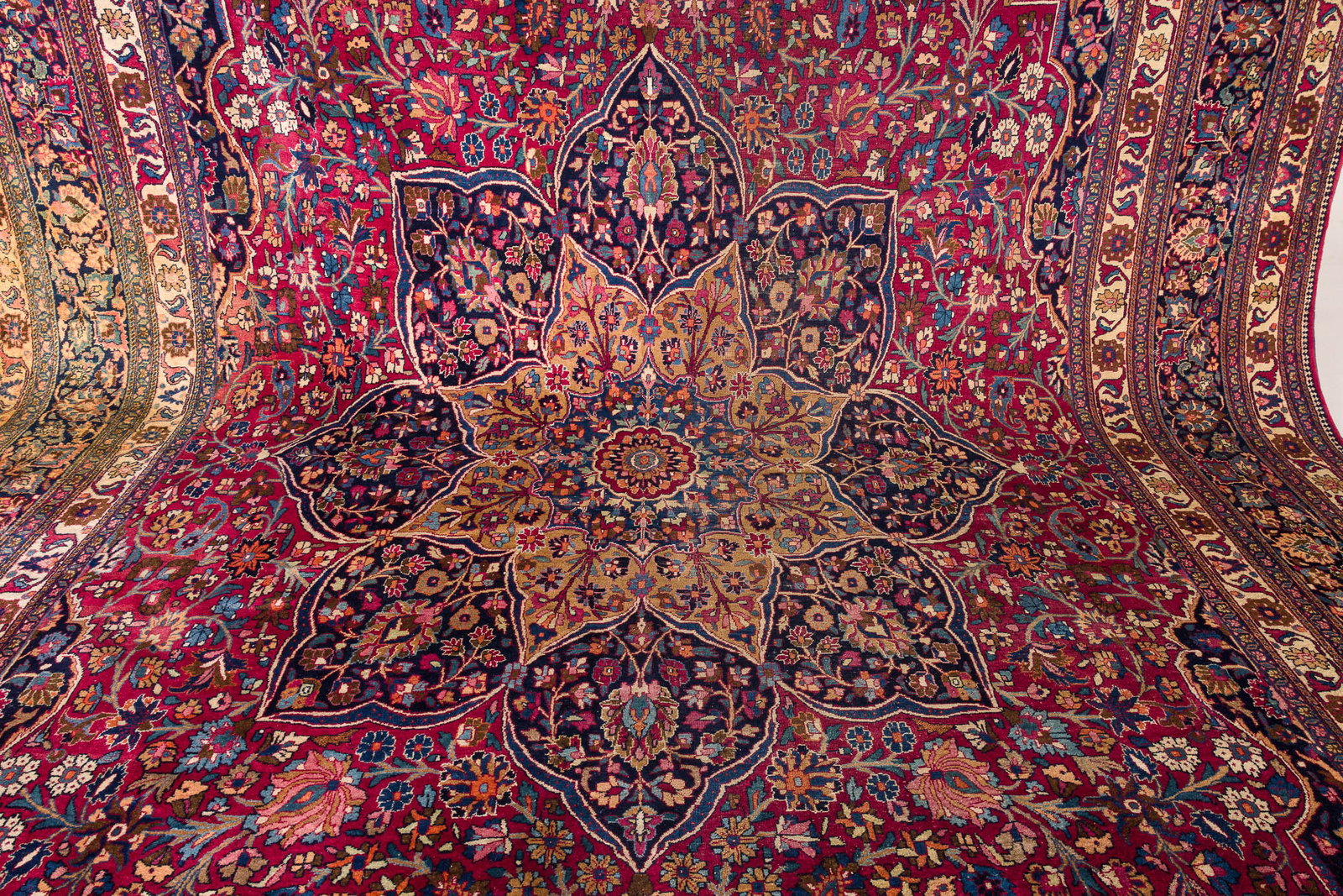 Large Persian Wool Carpet, 20th C - 4