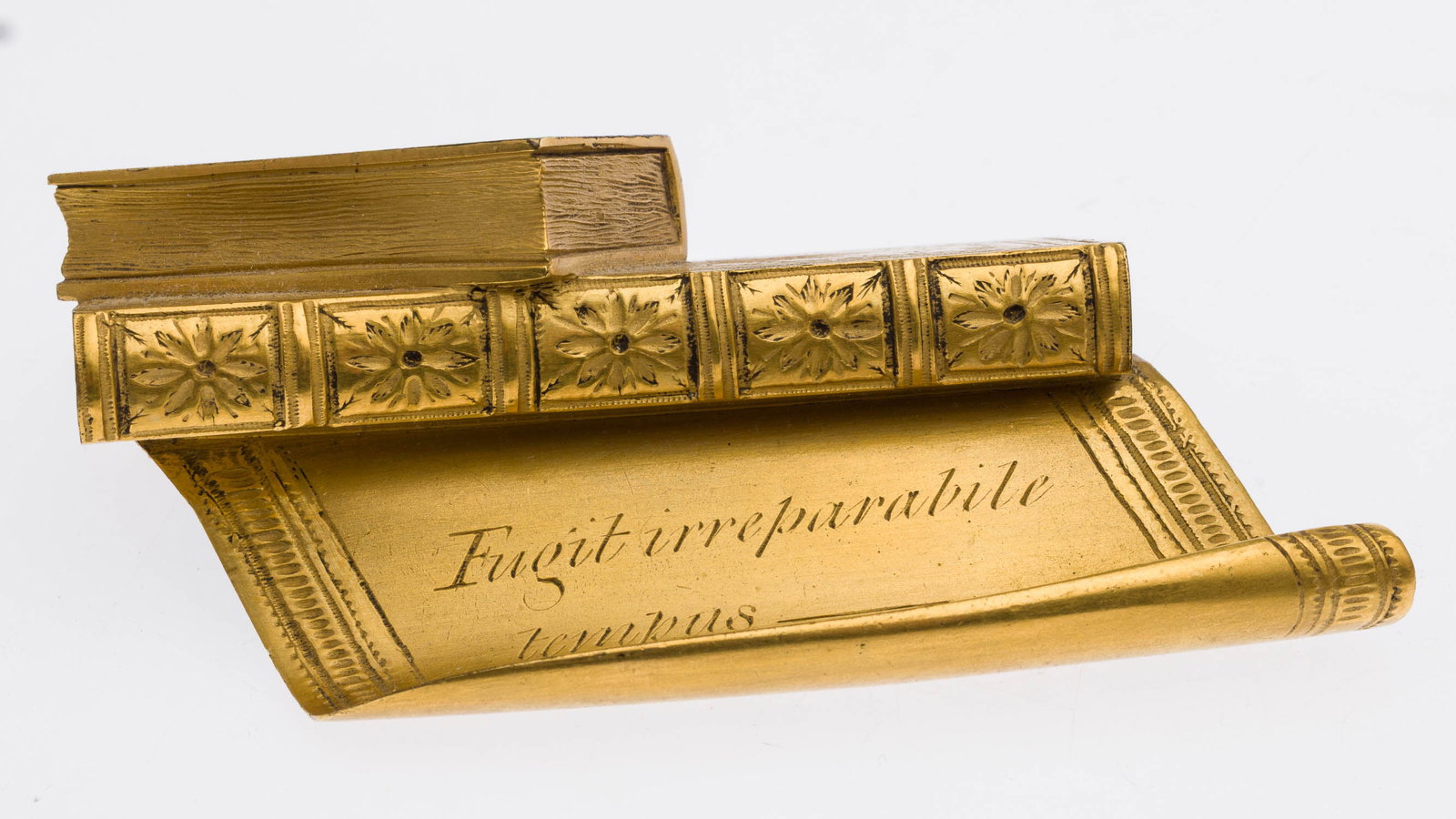 5 Table Articles & Ormolu Fish Mount, 19th C & Later - 9