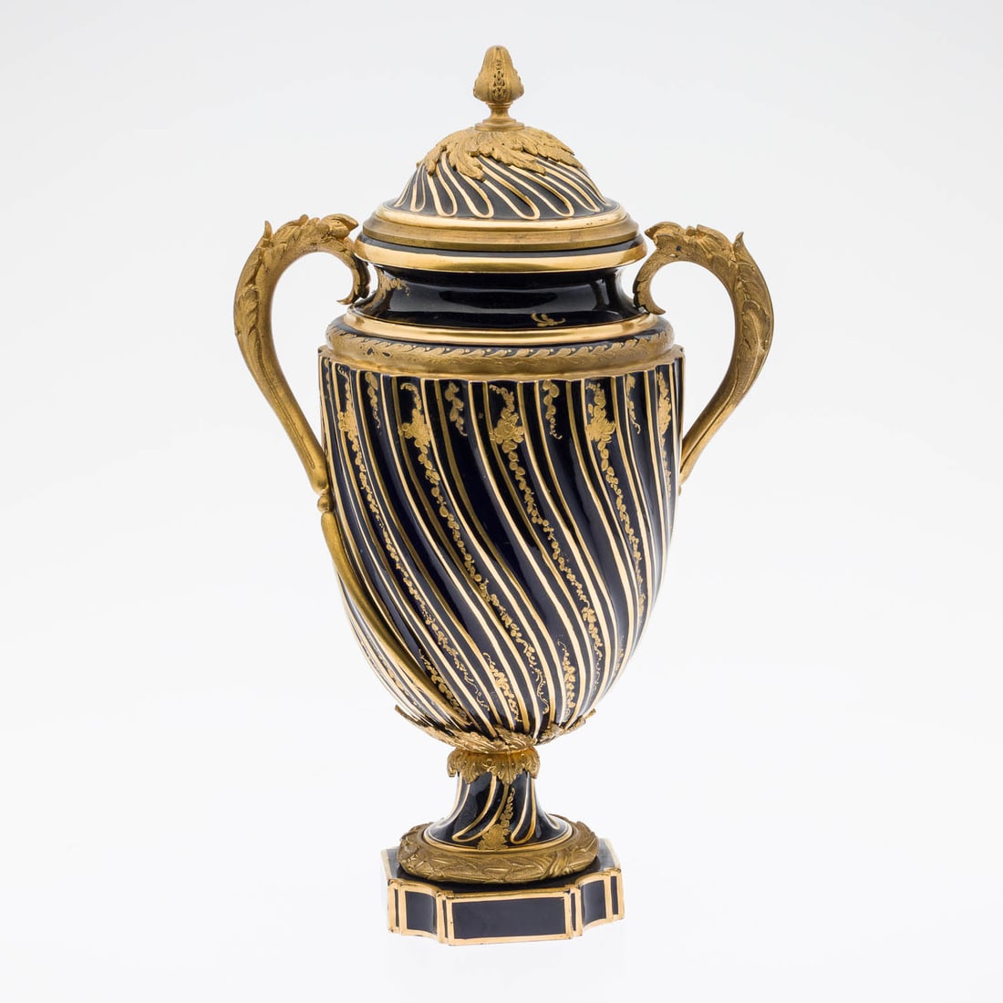 French Ormolu Mounted Sevres Style Lidded Urn c 1900 (1 of 14)