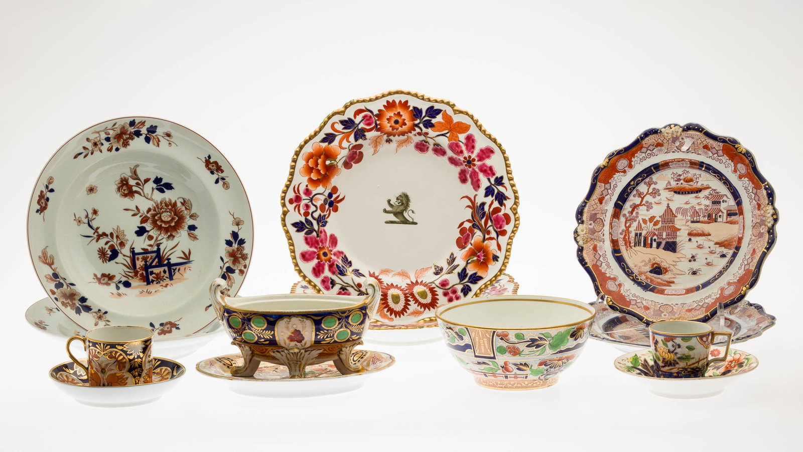 11 Imari Articles, 2 Barr & Barr Bowls, 19th C & Ltr (1 of 19)