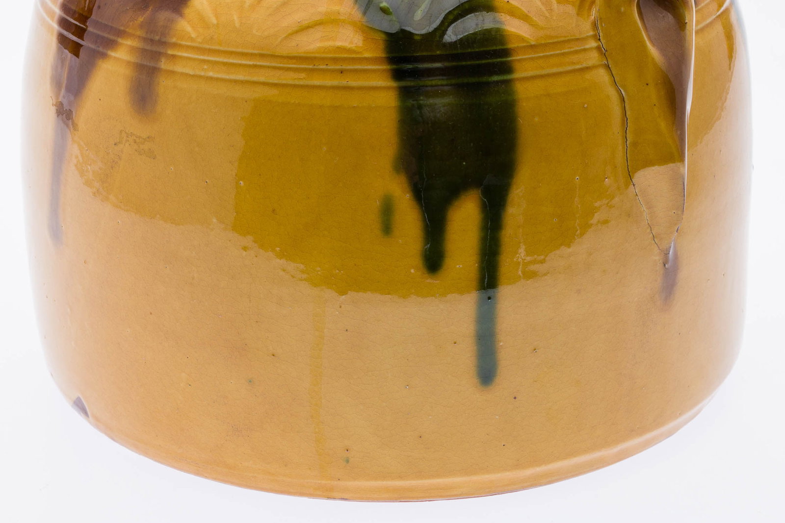 7 Ceramic Serving Articles and a Ceramic Jug - 7