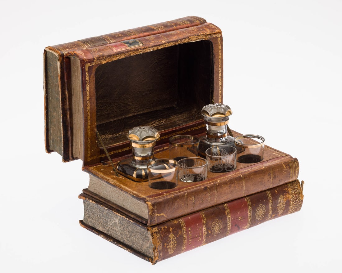 Tantalus Book Decanter Set (1 of 8)