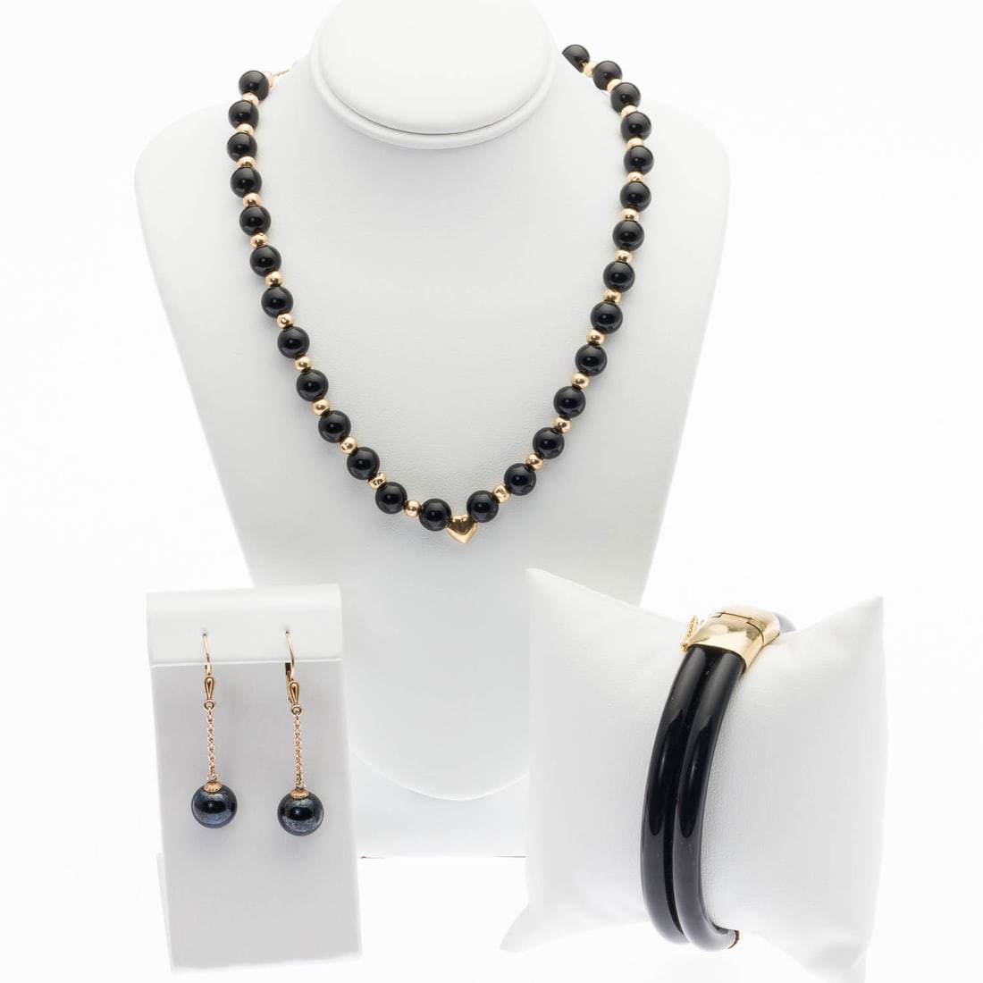 Onyx and Gold Necklace, Bracelet, and Earrings (1 of 5)