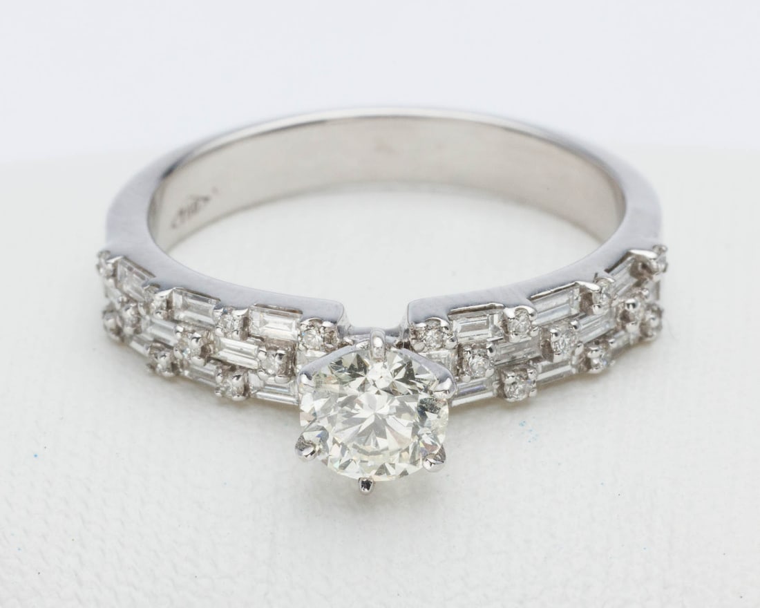 18K White Gold and Diamond Engagement Ring, Size 7 (1 of 7)