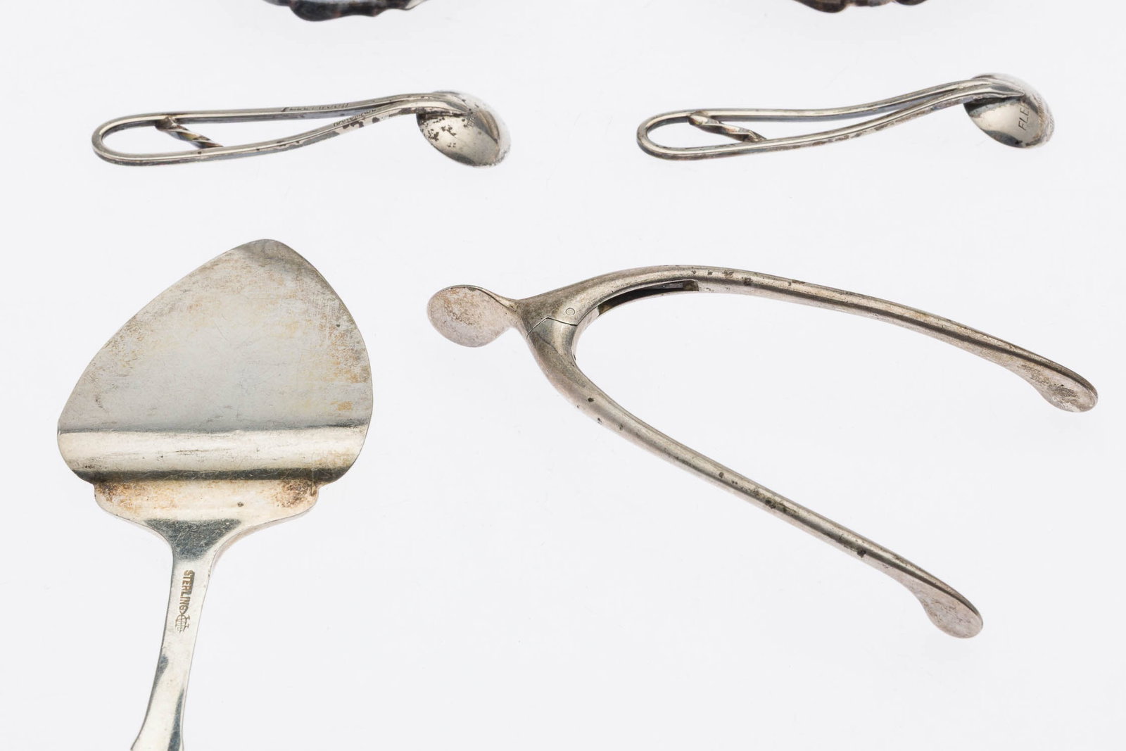 9 Sterling Silver Table Articles - 7