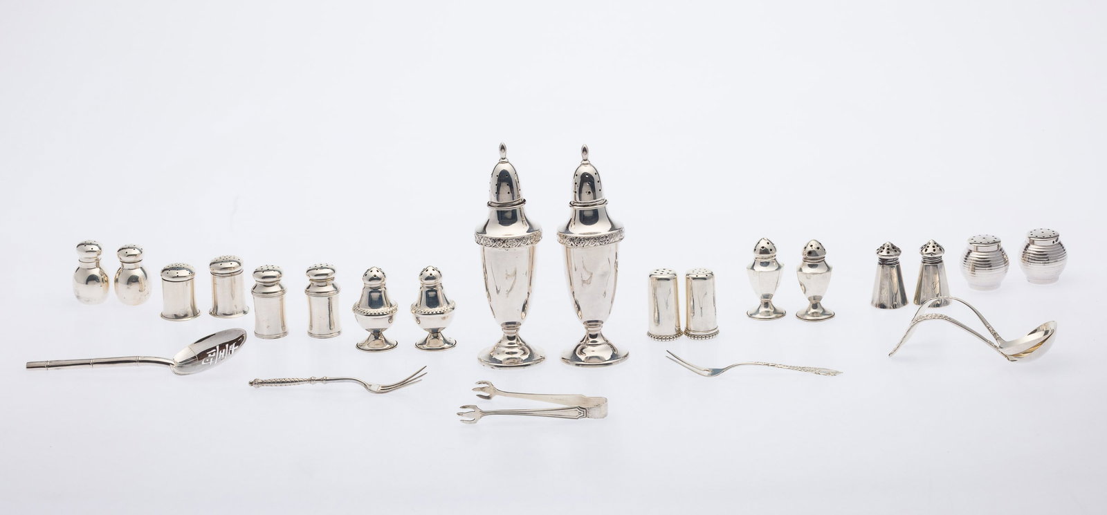 24 Sterling Silver Table Articles, Mainly Salts (1 of 16)